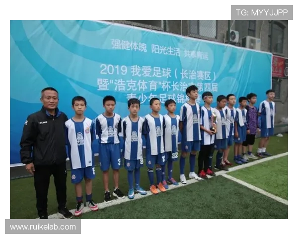米娜瓦尔寄语喀什杯青少年足球赛:以绿茵为桥,共筑团结梦想 米娜瓦尔寄语喀什杯青少年足球赛:以绿茵为桥,共筑团结梦想